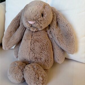 WEEKEND SALE! NWT Medium Bashful Beige Bunny Jellycat 🐇